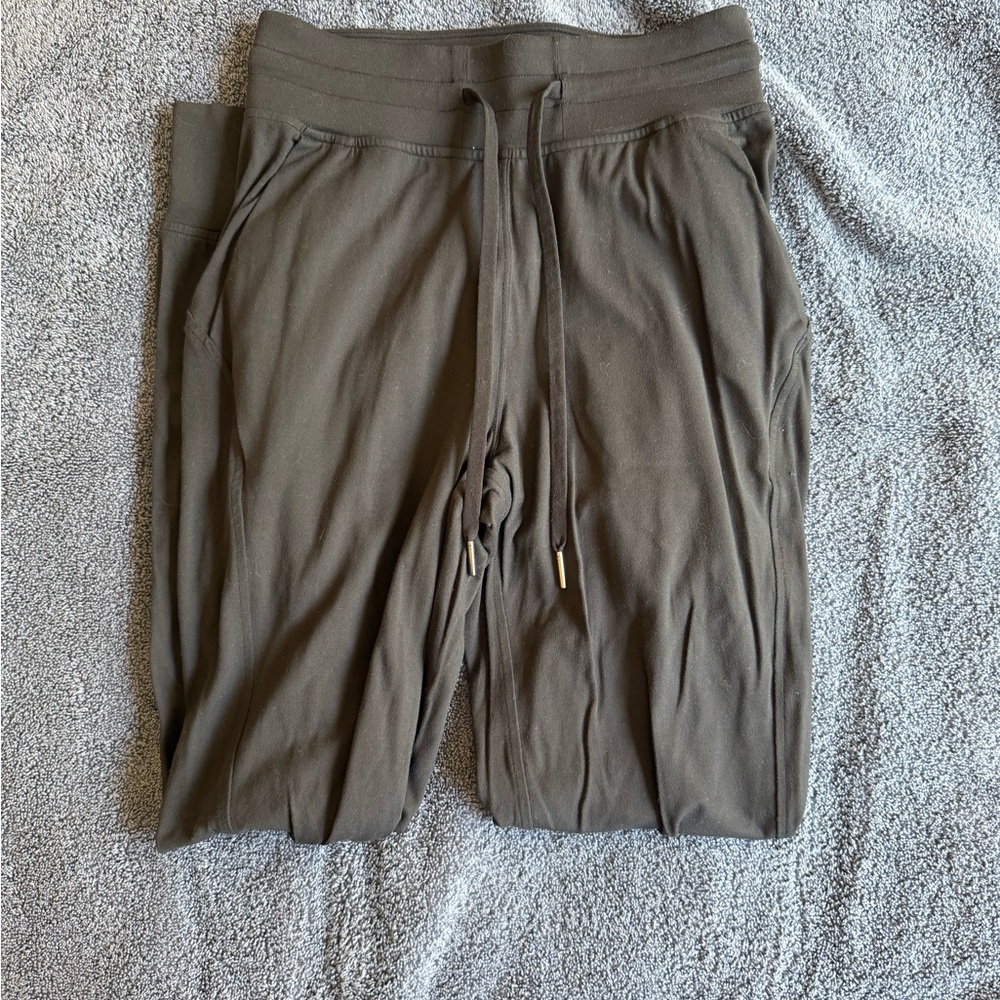 Lululemon Women’s Soft Joggers